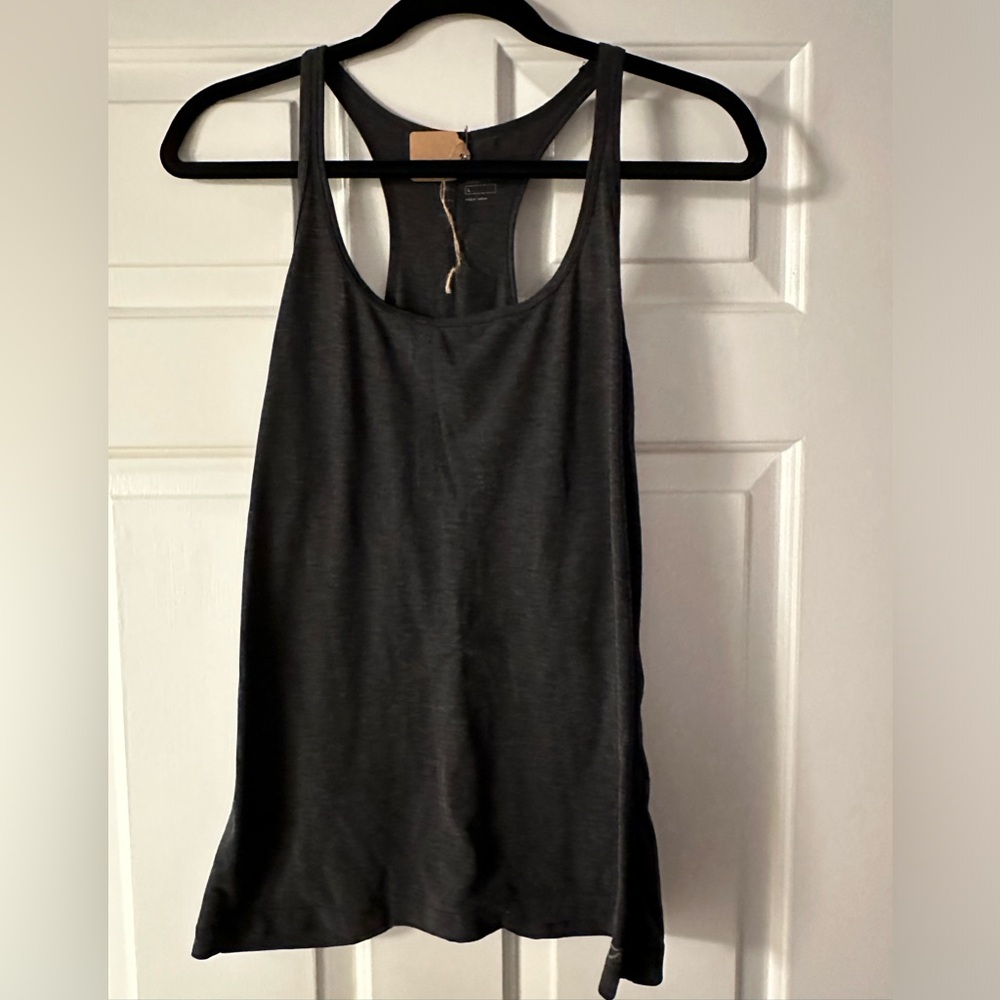 Gap fit, tank top size large